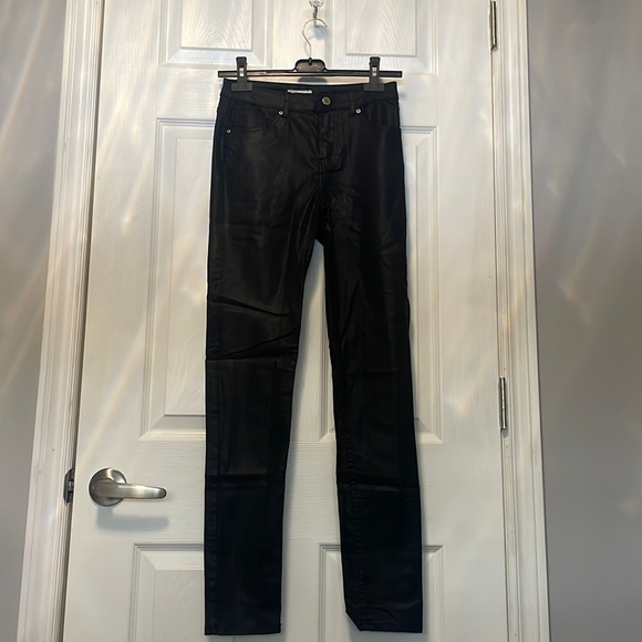 Never worn H&M pants/black denim - Picture 1 of 3
